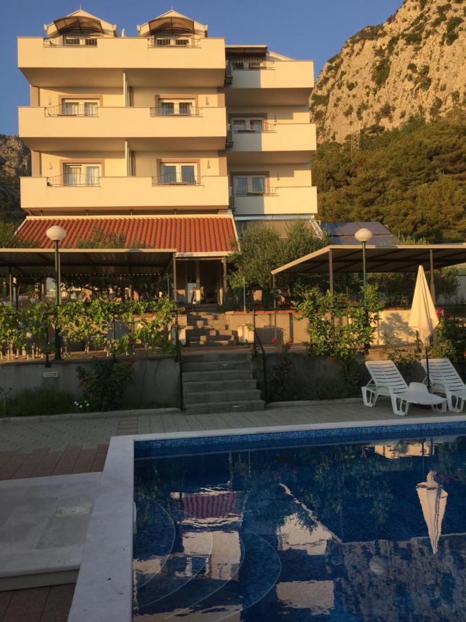 Hotel Lukas Gradac  Exterior photo